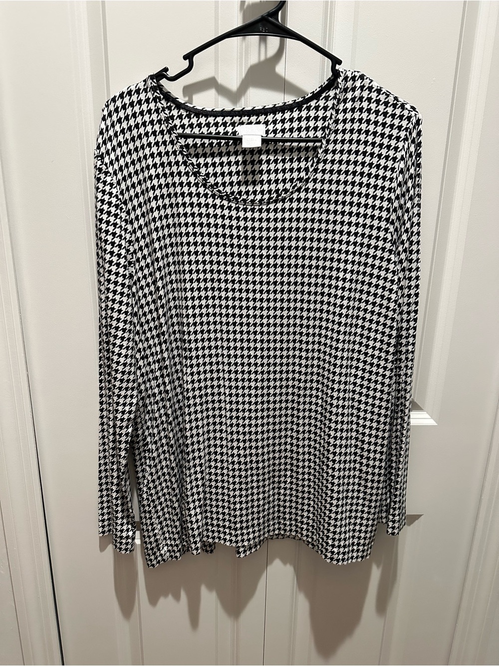 Chico's Black and White Houndstooth Long Sleeve Top Size 3 (XL)